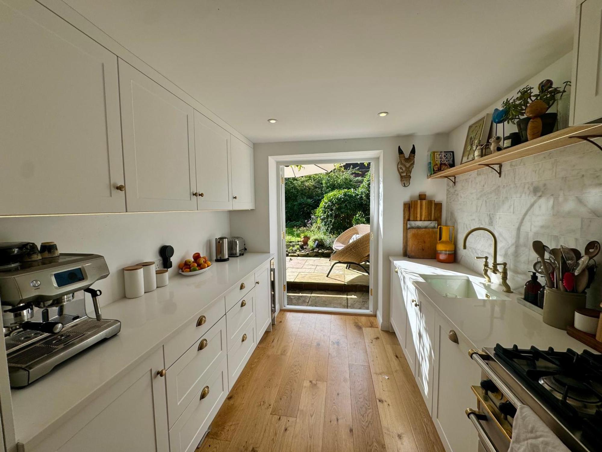 Stunning Apartment Opposite Cowdray Ruins In Heart Of Midhurst Eksteriør bilde